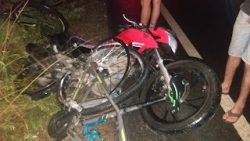 mulher-morre-e-homem-fica-ferido-apos-colisao-de-moto-e-bicicleta-na-pe-149-em-agrestina