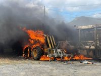 onibus-escolares-e-maquina-sao-incendiados-na-garagem-da-prefeitura-de-taquaritinga-do-norte