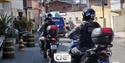 criminosos-fazem-familia-de-refem,-roubam-carro-e-sao-presos-pela-policia-em-caruaru