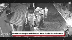 video:-homem-morre-apos-ser-baleado-e-irmao-fica-ferido-em-bezerros