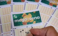 mega-sena:-tres-apostas-feitas-em-pe-acertam-a-quina,-e-uma-delas-leva-mais-de-r$-158-mil