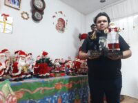 morador-de-caruaru-tem-colecao-com-mais-de-430-bonecos-do-papai-noel